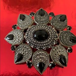 #557 Vintage JEANNE Brooch